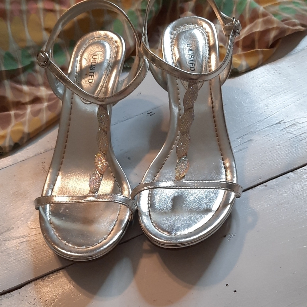 UNLISTED heels by Kenneth Cole sz 9